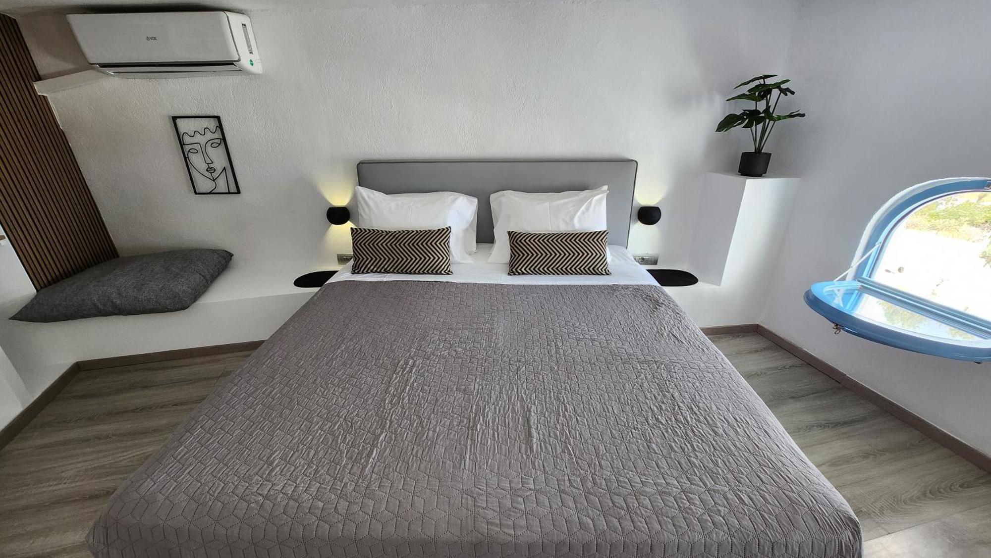 Euphoria Suites & Deluxe Studios Fira  Exterior foto
